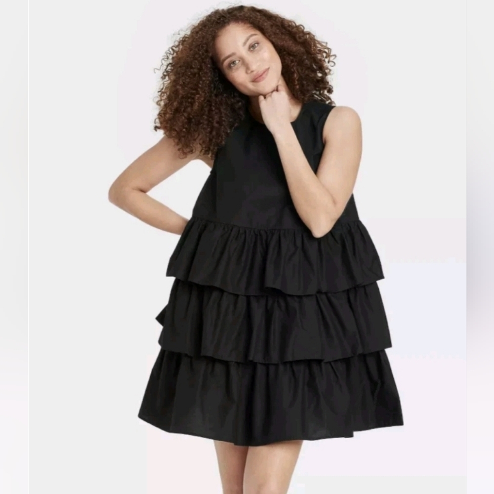 Who What Wear - Sleeveless Multi Tiered Dress - Size Medium. Good Condition.